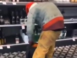 [christmas] Even Shoplifters Are Feeling Festive
